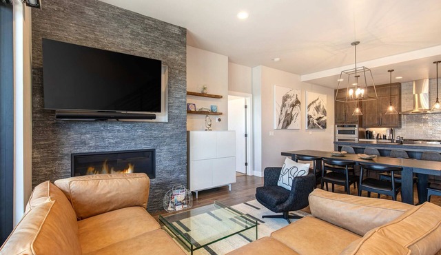 On Top of the Mountains - Unit B - Townhouse in Hideout with hot tub
