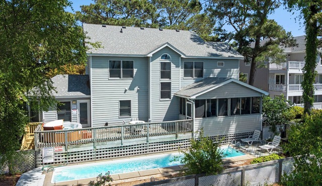 On Valentine Pond: Soundfront | Saltwater Pool