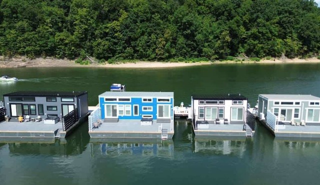 On-Water 20 - Floating House on Lake Cumberland