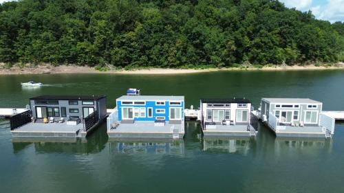 On-Water 20 - Floating House on Lake Cumberland