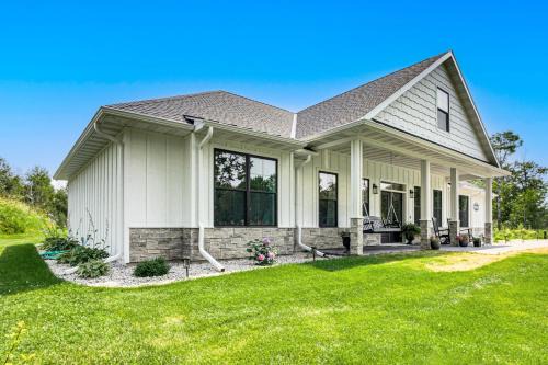 Onamia Vacation Rental about 1 Mi to Mille Lacs Lake!
