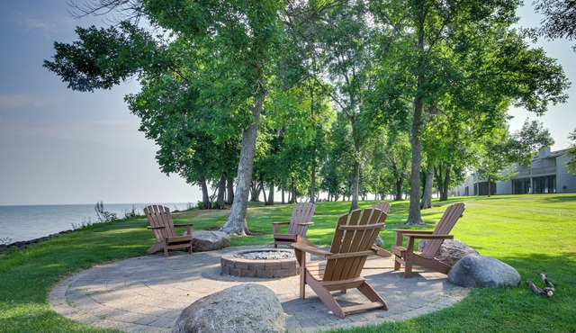 Onamia Waterfront Vacation Rental w/ Pool Access!