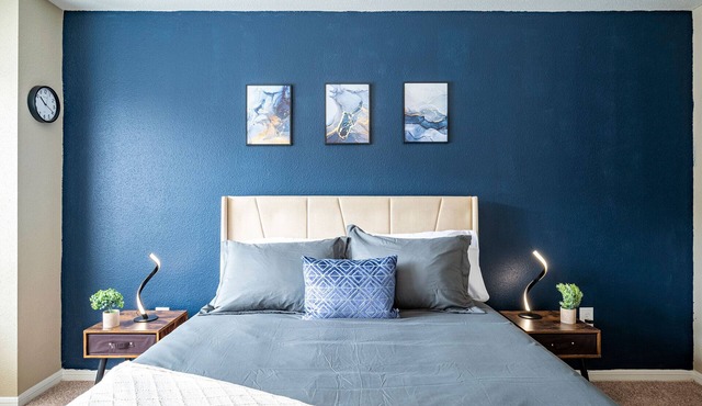 Once in a Blue Room - Medical Center - 30+ day stays