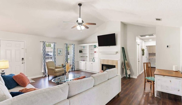 Once Upon a Tide/2 King Beds/Centrally Located