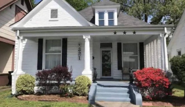 Once Upon a Time Cottage, home away from home. Dog friendly, close to downtown