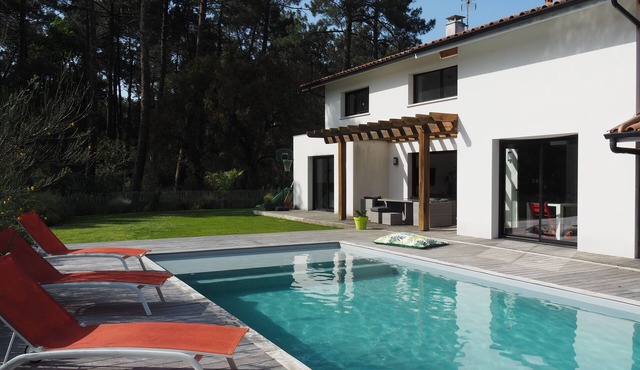 Ondres: Splendid Villa with heated pool between ocean and pine forest
