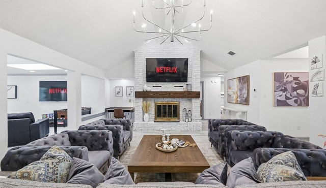 One-Acre Luxury Accessible Villa in Highland Village