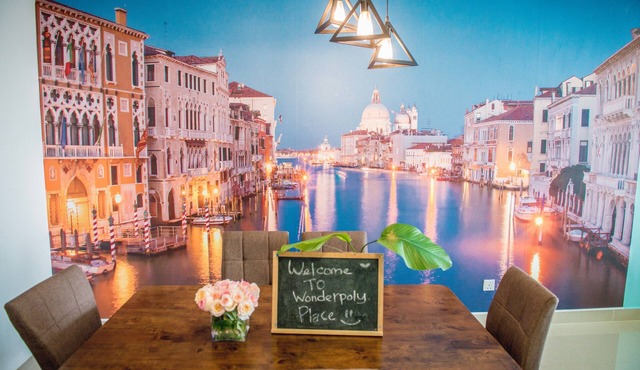 One Amerin Mall & Suites