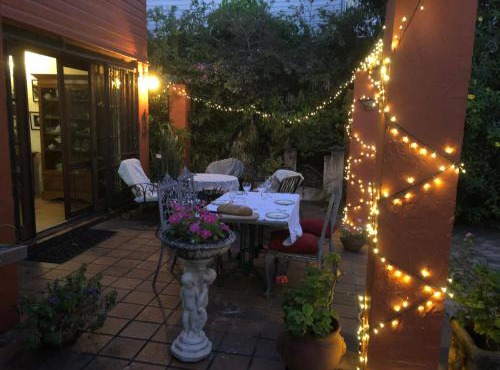 One Bdrm Garden & Piano Apt