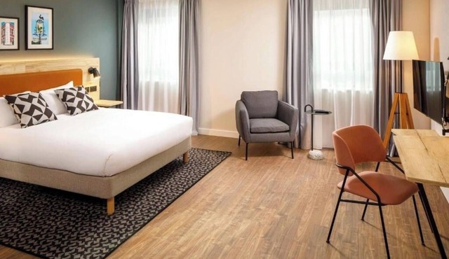 One Bedroom Apartment Near Sutton High School LON