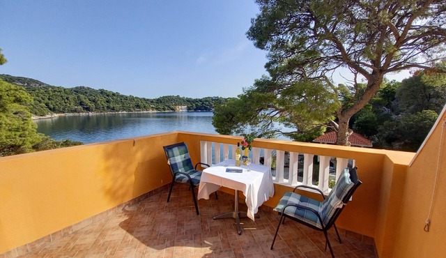 One bedroom apartment near beach Sobra, Mljet (A-7531-c)
