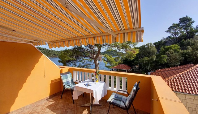 One bedroom apartment near beach Sobra, Mljet (A-7531-d)