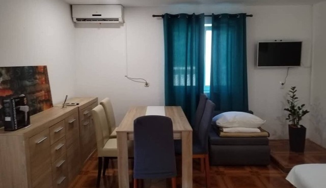 One bedroom apartment with air-conditioning Gornji Karin, Novigrad (A-21514-c)