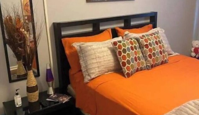 One bedroom apartment located 5 minutes from Great Lakes Navel Base.