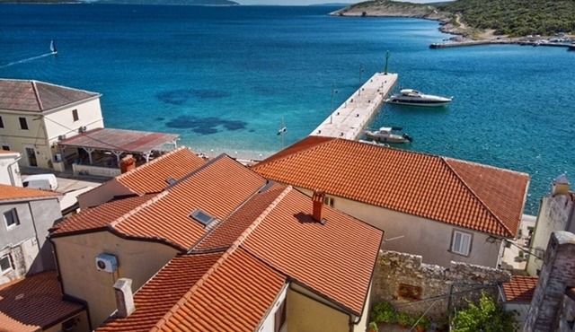 One bedroom apartment near beach Martinšćica, Cres (A-22582-a)