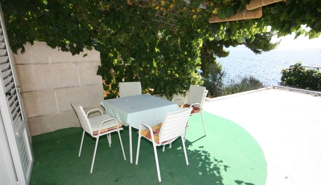 One bedroom apartment near beach Okrug Donji, Čiovo (A-6859-b)