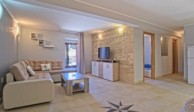 One-Bedroom Apartment in the center of Veli Losinj
