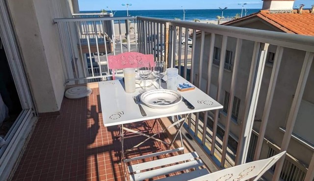 One-bedroom apartment steps from the beach - 4INDI54