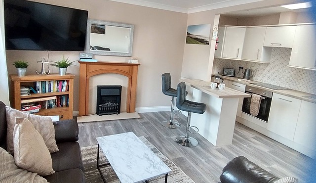 One bedroom apartment close to beach and amenities