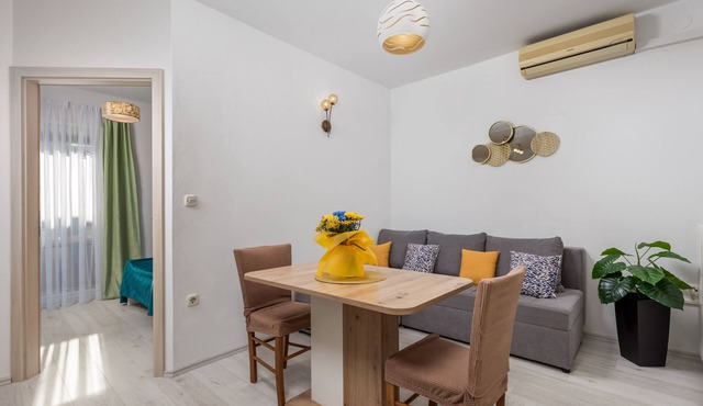 One bedroom apartment with balcony Kraljevica (A-17589-b)
