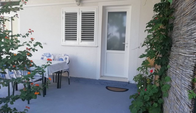 One bedroom apartment with terrace and sea view Cove Saplunara, Mljet (A-4896-b)