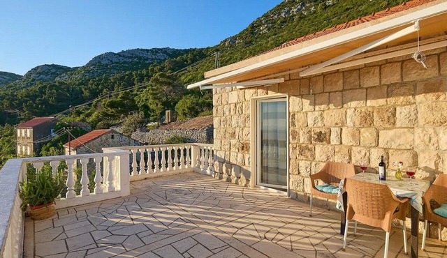 One bedroom apartment with terrace and sea view Maranovići, Mljet (A-22339-b)