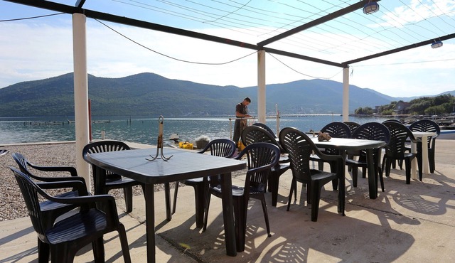 One bedroom apartment near beach Žuronja, Pelješac (A-10123-c)