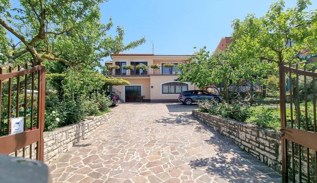 One bedroom apartment with terrace Brtonigla, Novigrad (A-19949-a)