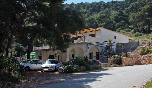 One bedroom apartment with terrace Cove Saplunara, Mljet (A-4923-a)