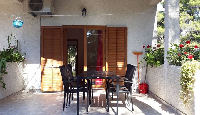 One bedroom apartment with terrace Cove Blaca, Mljet (A-10416-a)