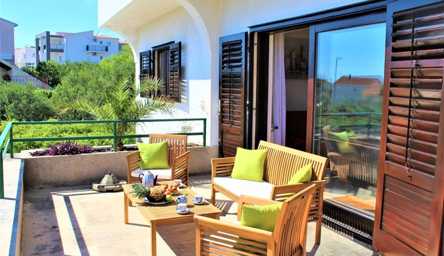 One bedroom apartment with terrace and sea view Primošten (A-15499-b)