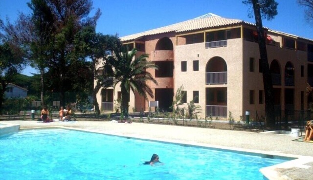 one bedroom apartment for rent with pool in the residence near the beach