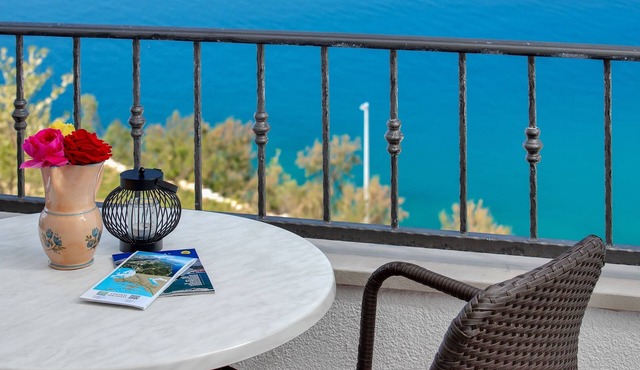 One bedroom apartment with terrace and sea view Drašnice, Makarska (A-2581-a)