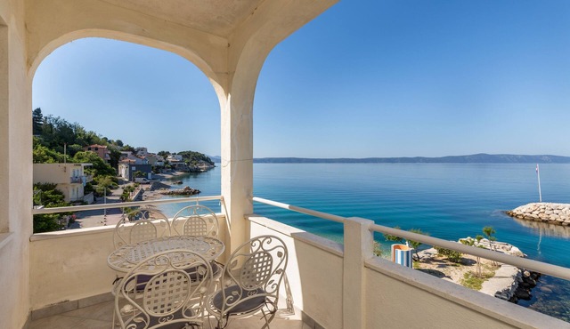 One bedroom apartment near beach Drašnice, Makarska (A-2670-a)