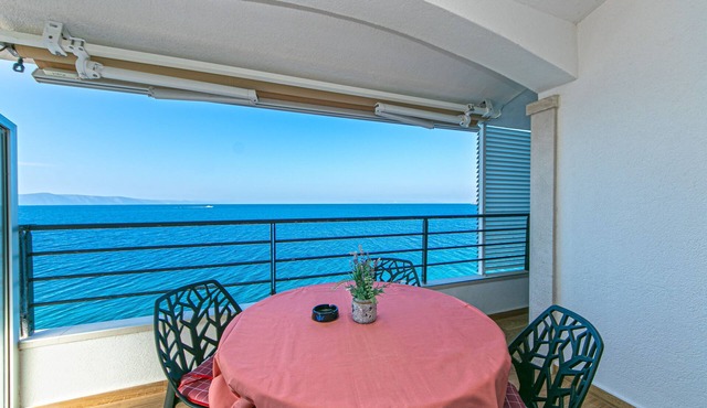 One bedroom apartment near beach Drašnice, Makarska (A-6652-b)