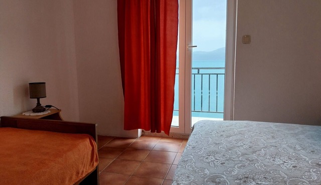 One bedroom apartment near beach Cove Pještata, Pelješac (A-24021-a)