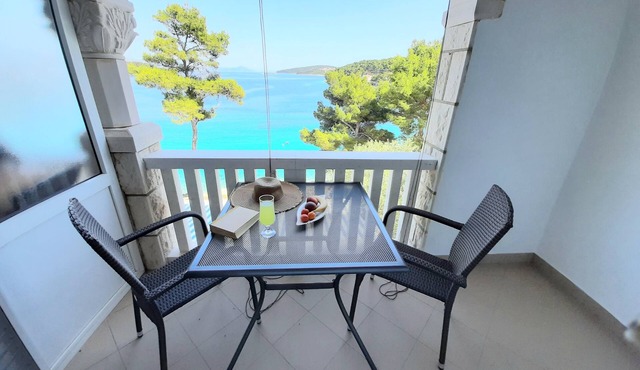 One bedroom apartment near beach Lumbarda, Korčula (A-9236-b)