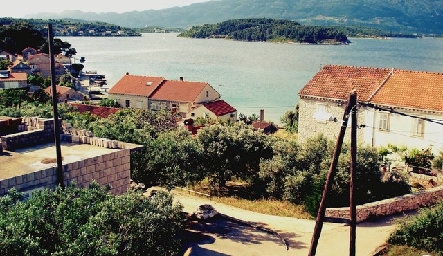 One bedroom apartment with balcony and sea view Lumbarda, Korčula (A-12839-a)