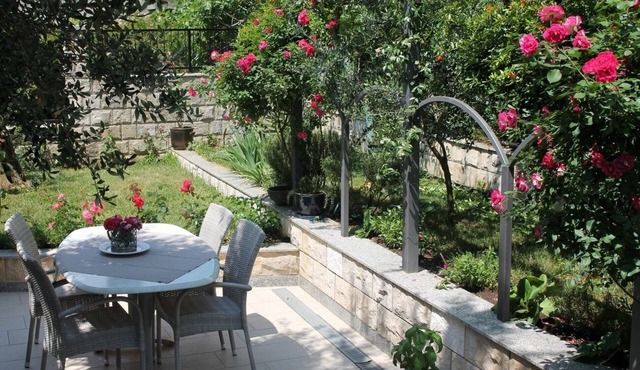 One bedroom apartment with balcony and sea view Makarska (A-21911-b)