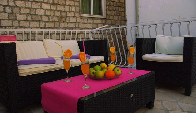 One bedroom apartment with terrace Makarska (A-12063-b)