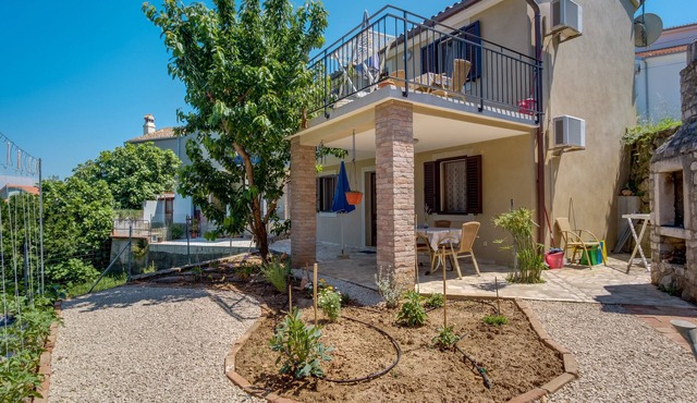 One bedroom apartment with terrace Nerezine, Lošinj (A-18734-a)