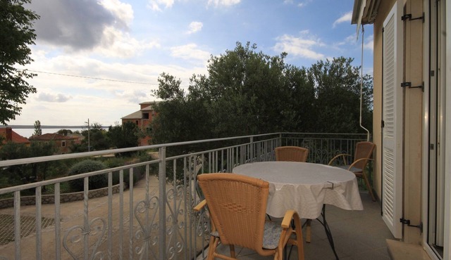 One bedroom apartment with balcony and sea view Nerezine, Lošinj (A-2518-a)