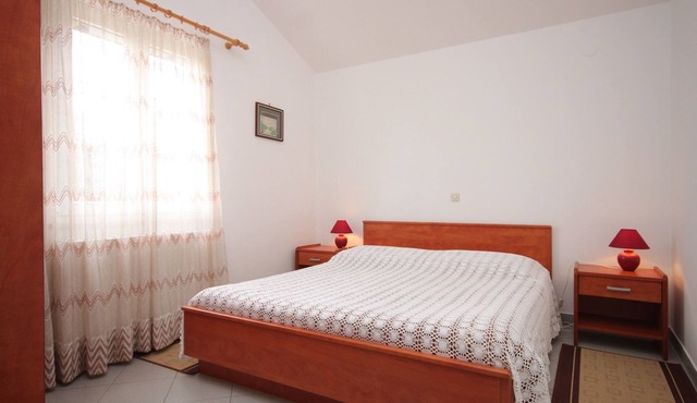 One bedroom apartment with terrace and sea view Nerezine, Lošinj (A-3451-c)