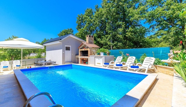 One-Bedroom Apartment Vanessa II with common Pool