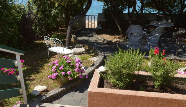 One bedroom apartment near beach Kožino, Zadar (A-13085-a)
