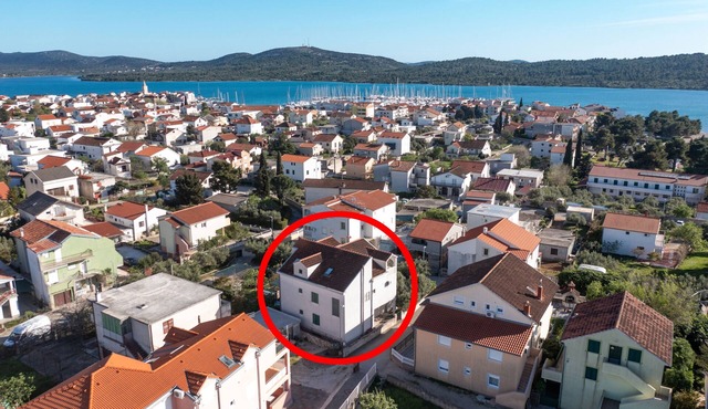 One bedroom apartment with balcony Pirovac, Šibenik (A-22567-a)