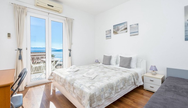 One bedroom apartment with terrace Živogošće - Blato, Makarska (A-22253-b)