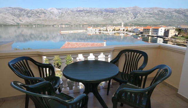 One bedroom apartment with terrace and sea view Vinjerac, Zadar (A-3248-d)