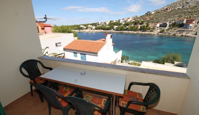 One bedroom apartment near beach Bilo, Primošten (A-8364-b)