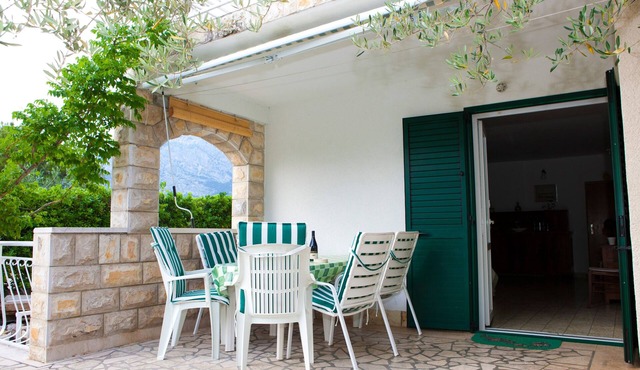 One bedroom apartment with terrace Promajna, Makarska (A-2588-c)